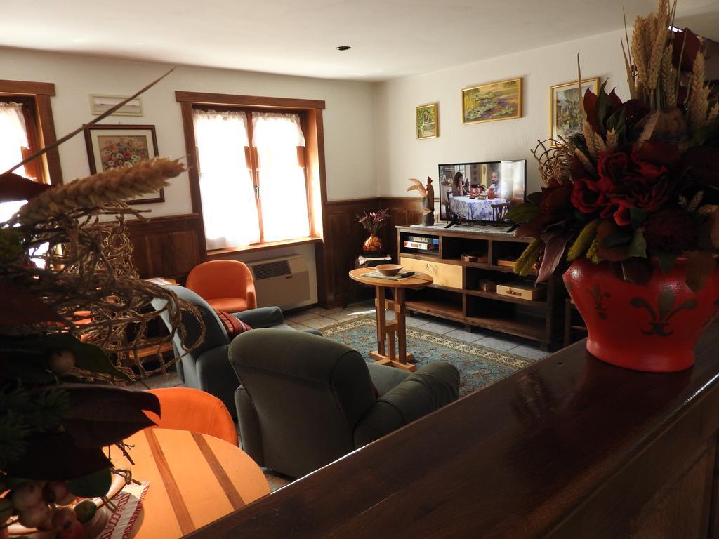 Hotel Le Clocher ชัมโปลุก ภายนอก รูปภาพ
